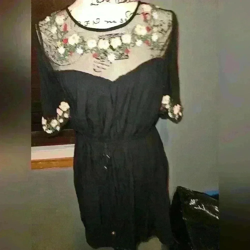 Womans Unbranded Black Dress Size M